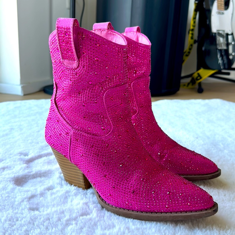 Rhinestone pink boots, women’s size 8 1/2